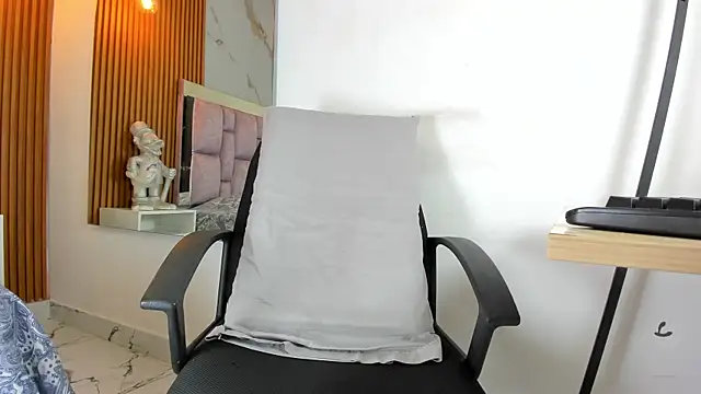 Snapshot of _Brihan chatting on 12-11-24, 07:46 Brihan online show from 12-11-24, 07:46