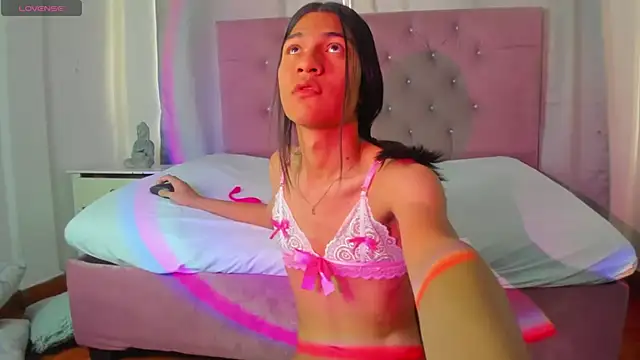 Snapshot of _lexx1e chatting on 11-17-25, 03:40 lexx1e online show from 11-17-25, 03:40