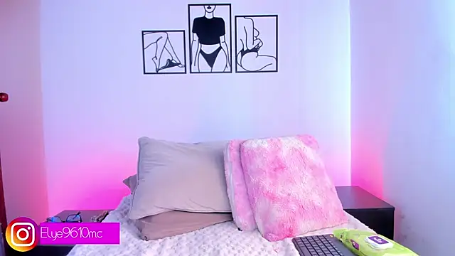 ellie mcdonald online show from 07-10-26, 09:28