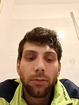 Snapshot of dariodario chatting on 02-01-25, 05:05 dariodario online show from 02-01-25, 05:05