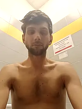 Snapshot of dariodario chatting on 02-05-25, 05:53 dariodario online show from 02-05-25, 05:53