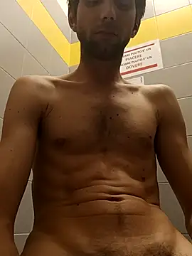 Snapshot of dariodario chatting on 03-06-25, 06:05 dariodario online show from 03-06-25, 06:05