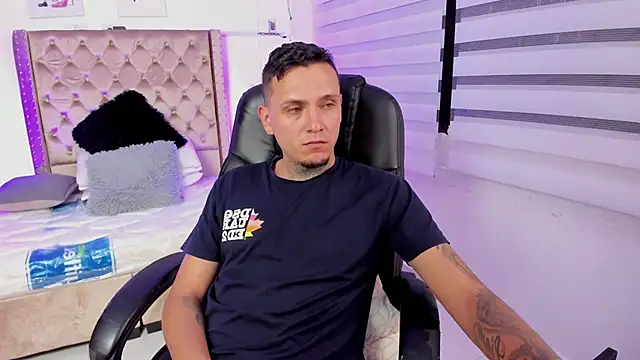 Snapshot of dann_torres chatting on 12-05-24, 03:59 dann torres online show from 12-05-24, 03:59