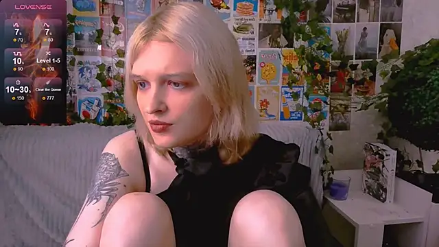 Simona Rain online show from 10-31-25, 11:39