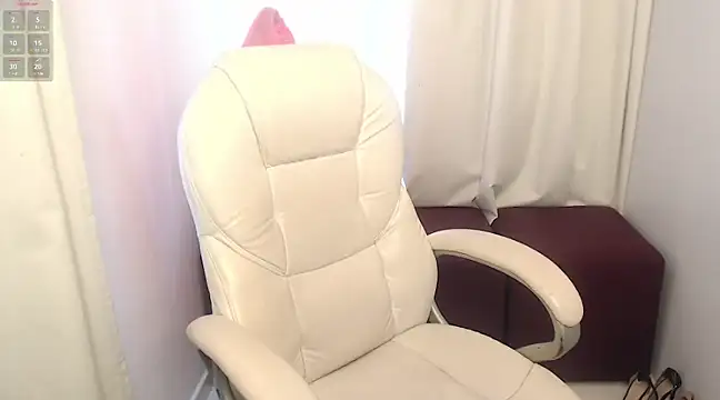 Snapshot of Xileny-Halliwey chatting on 02-10-25, 05:19 Xileny-Halliwey online show from 02-10-25, 05:19