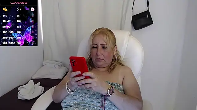 Snapshot of Xileny-Halliwey chatting on 09-23-25, 05:16 Xileny-Halliwey online show from 09-23-25, 05:16