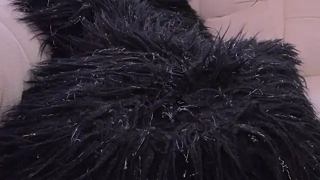 Snapshot of Radiant_Naomi chatting on 01-20-25, 05:16 Radiant Naomi online show from 01-20-25, 05:16