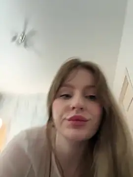 Snapshot of CaseyCumFace chatting on 12-19-24, 01:39 CaseyCumFace online show from 12-19-24, 01:39