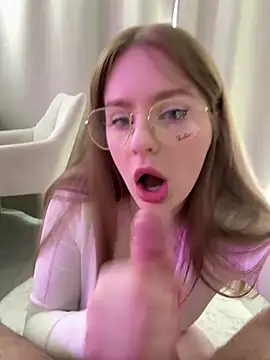 Snapshot of CaseyCumFace chatting on 03-11-25, 03:16 CaseyCumFace online show from 03-11-25, 03:16