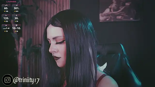 Snapshot of Trinity___s chatting on 02-06-25, 10:32 Trinity s online show from 02-06-25, 10:32