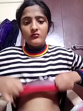 Snapshot of BabySlimmy10 chatting on 12-17-25, 07:53 BabySlimmy10 online show from 12-17-25, 07:53