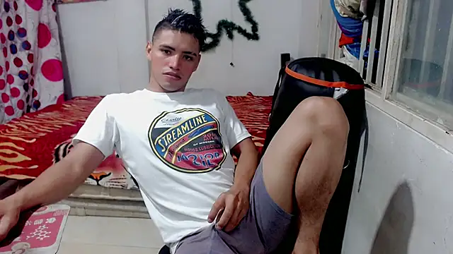 danilo302209 online show from 01-05-25, 11:22