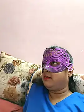 Snapshot of Cute-manisha chatting on 02-15-25, 02:44 Cute-manisha online show from 02-15-25, 02:44