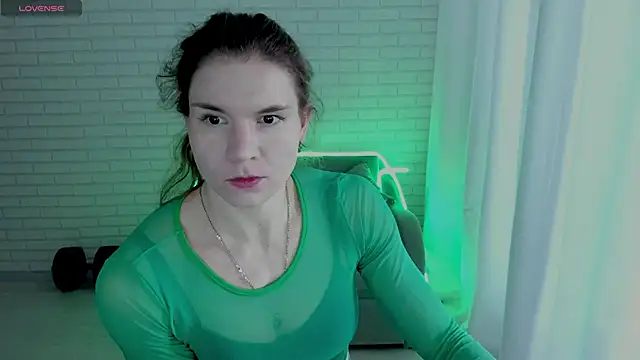 Snapshot of Lisa_Ray chatting on 02-16-25, 08:10 Lisa Ray online show from 02-16-25, 08:10