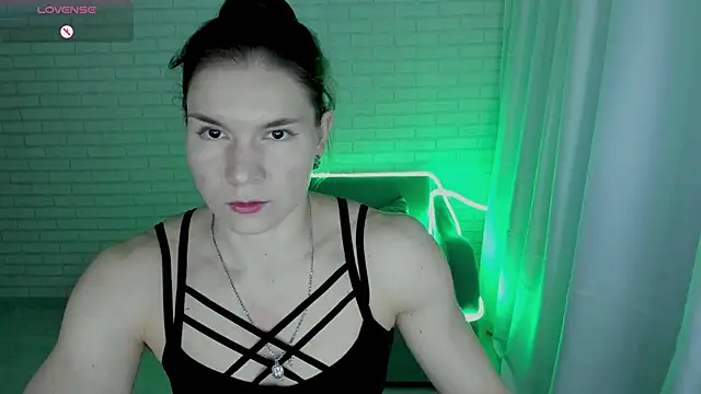 Snapshot of Lisa_Ray chatting on 02-24-25, 04:27 Lisa Ray online show from 02-24-25, 04:27