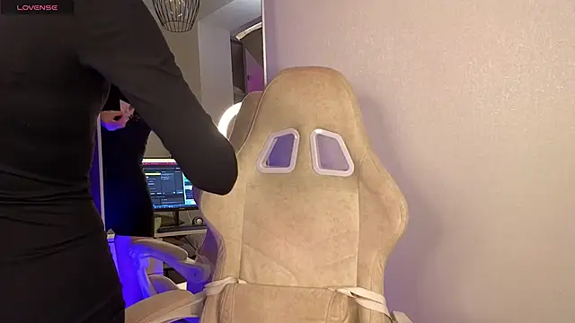 Maddy Garcia online show from 01-27-25, 04:54