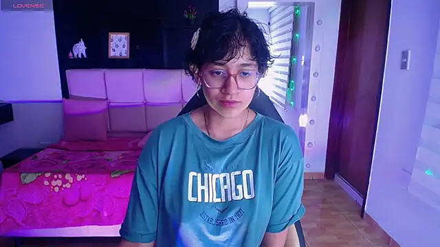 Lili Gomez  online show from 01-10-26, 11:23