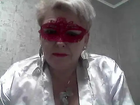 Snapshot of Lisa_Suzie chatting on 12-19-24, 06:45 Lisa Suzie online show from 12-19-24, 06:45