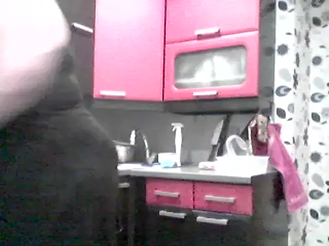 Snapshot of Lisa_Suzie chatting on 02-14-25, 02:02 Lisa Suzie online show from 02-14-25, 02:02