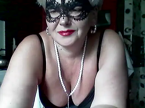 Lisa Suzie online show from 06-15-26, 08:27