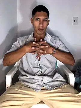 maximo vega newv online show from 10-31-25, 11:17