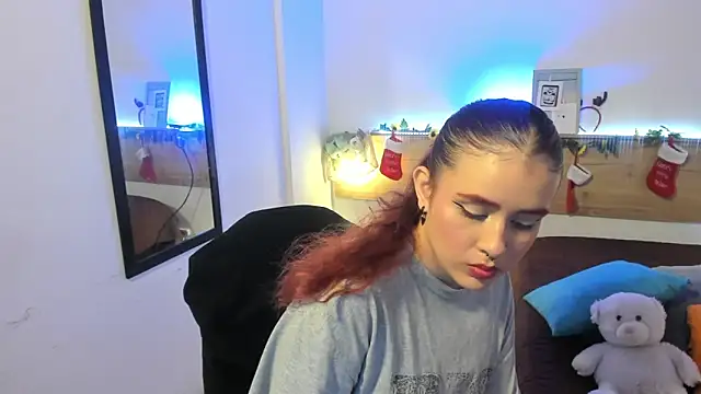 Snapshot of Emyli_rousse_ chatting on 12-27-24, 02:33 Emyli rousse online show from 12-27-24, 02:33