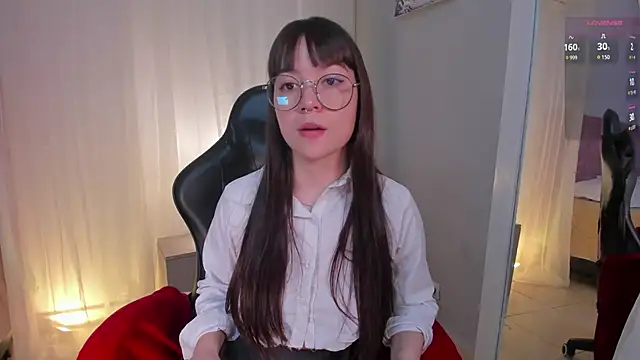 Lia Sweett  online show from 11-28-25, 03:36