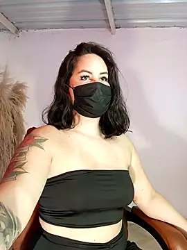 Aiunii1 online show from 10-28-25, 01:36