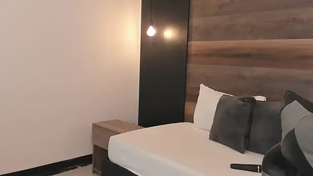 stephanya  online show from 04-24-26, 08:22