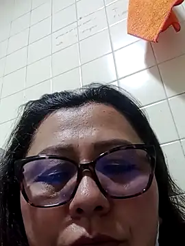 Snapshot of Darly_Gomez chatting on 12-21-24, 02:30 Darly Gomez online show from 12-21-24, 02:30