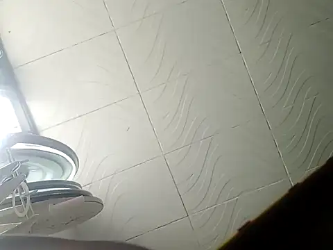 Snapshot of Darly_Gomez chatting on 02-08-25, 08:21 Darly Gomez online show from 02-08-25, 08:21