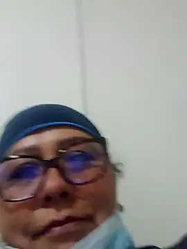 Snapshot of Darly_Gomez chatting on 02-15-25, 04:58 Darly Gomez online show from 02-15-25, 04:58