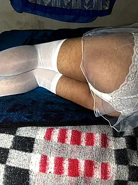 manuamador online show from 10-25-25, 03:58