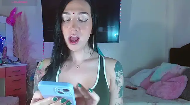 Snapshot of karla_zambrano chatting on 02-02-25, 04:15 karla zambrano online show from 02-02-25, 04:15