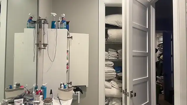 Snapshot of 69woodinson chatting on 12-21-25, 02:19 69woodinson online show from 12-21-25, 02:19