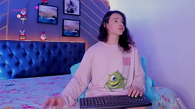 elafranco  online show from 12-15-24, 01:57