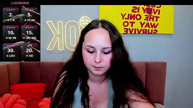 Snapshot of BeatriceReeves chatting on 07-06-26, 01:02 BeatriceReeves online show from 07-06-26, 01:02