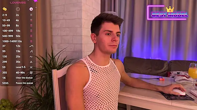 Snapshot of Walt_Enjoy chatting on 01-01-25, 09:09 Walt Enjoy online show from 01-01-25, 09:09