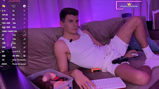 Snapshot of Walt_Enjoy chatting on 02-18-25, 10:14 Walt Enjoy online show from 02-18-25, 10:14