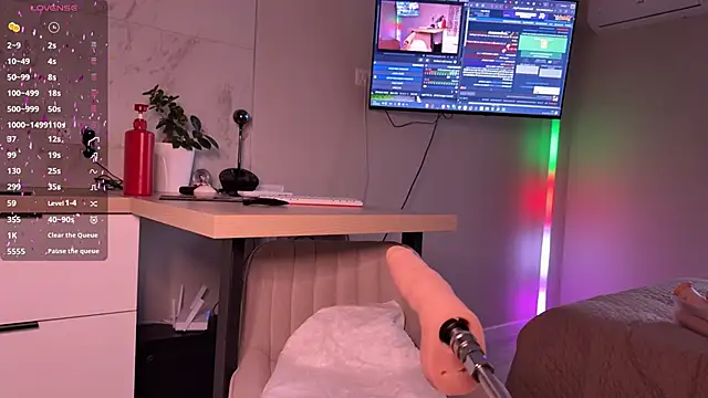 Snapshot of Walt_Enjoy chatting on 09-10-25, 03:23 Walt Enjoy online show from 09-10-25, 03:23