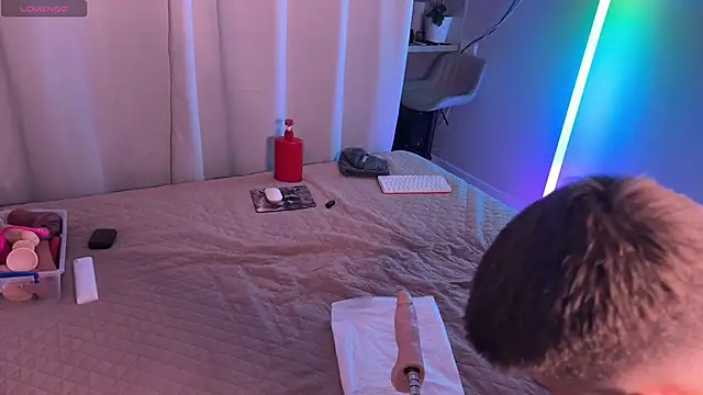 Snapshot of Walt_Enjoy chatting on 11-17-25, 06:35 Walt Enjoy online show from 11-17-25, 06:35