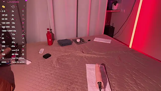 Snapshot of Walt_Enjoy chatting on 11-25-25, 07:36 Walt Enjoy online show from 11-25-25, 07:36