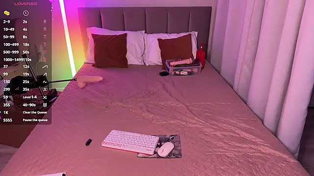 Snapshot of Walt_Enjoy chatting on 11-28-25, 06:10 Walt Enjoy online show from 11-28-25, 06:10