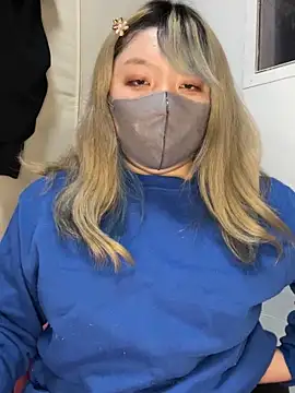 Snapshot of YUNA-yuna chatting on 01-03-25, 02:51 YUNA-yuna online show from 01-03-25, 02:51