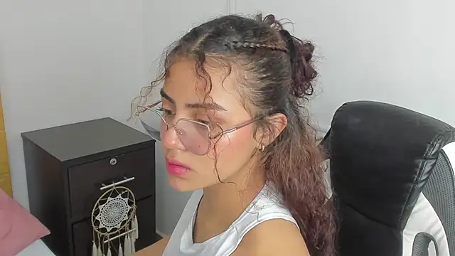 yaya23x online show from 01-13-25, 07:31