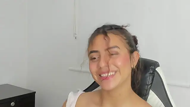 yaya23x online show from 01-14-25, 03:26