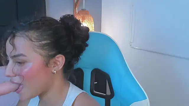 yaya23x online show from 01-15-25, 10:24