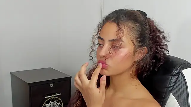 yaya23x online show from 01-23-25, 06:24