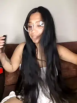 Snapshot of ineliveca chatting on 12-19-24, 05:18 ineliveca online show from 12-19-24, 05:18