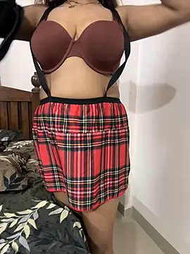 HoneyBearCpl online show from 10-09-25, 04:05